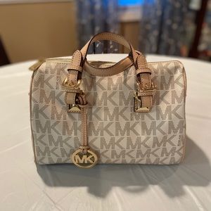 Michael Kors signature vanilla satchel bag